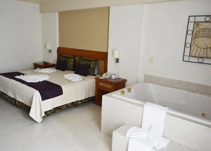 Club King Room